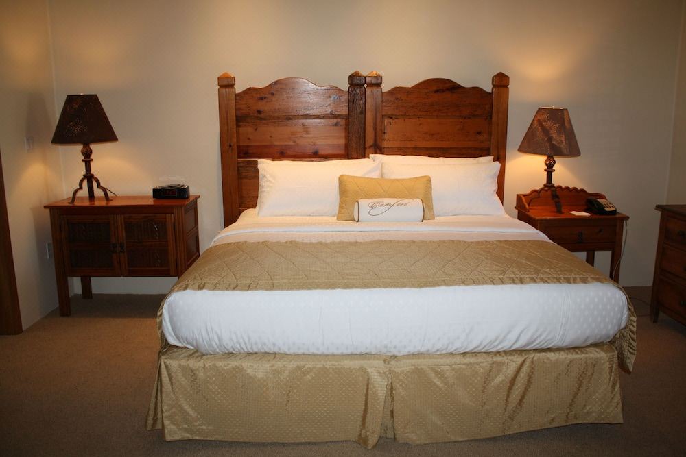 Photo of Bedroom in Cave Creek