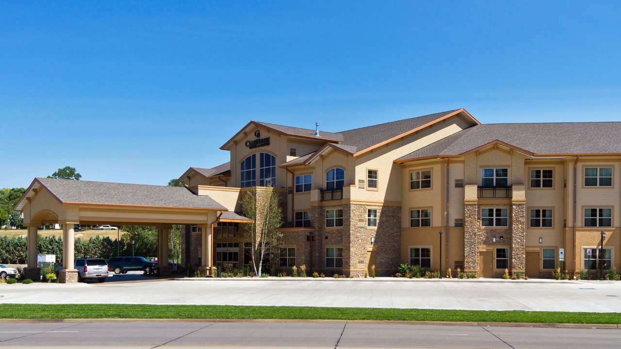 Photo of Buildings in Pierre