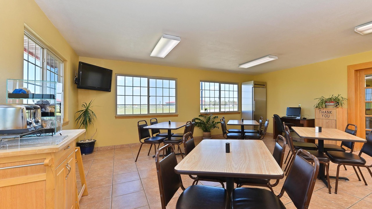 Photo of Livingroom in Northeast Entrance Badlands
