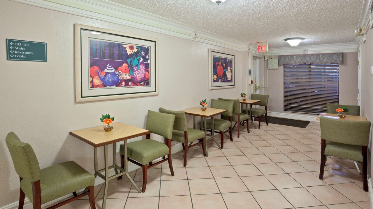 Photo of Livingroom in North Central Omaha