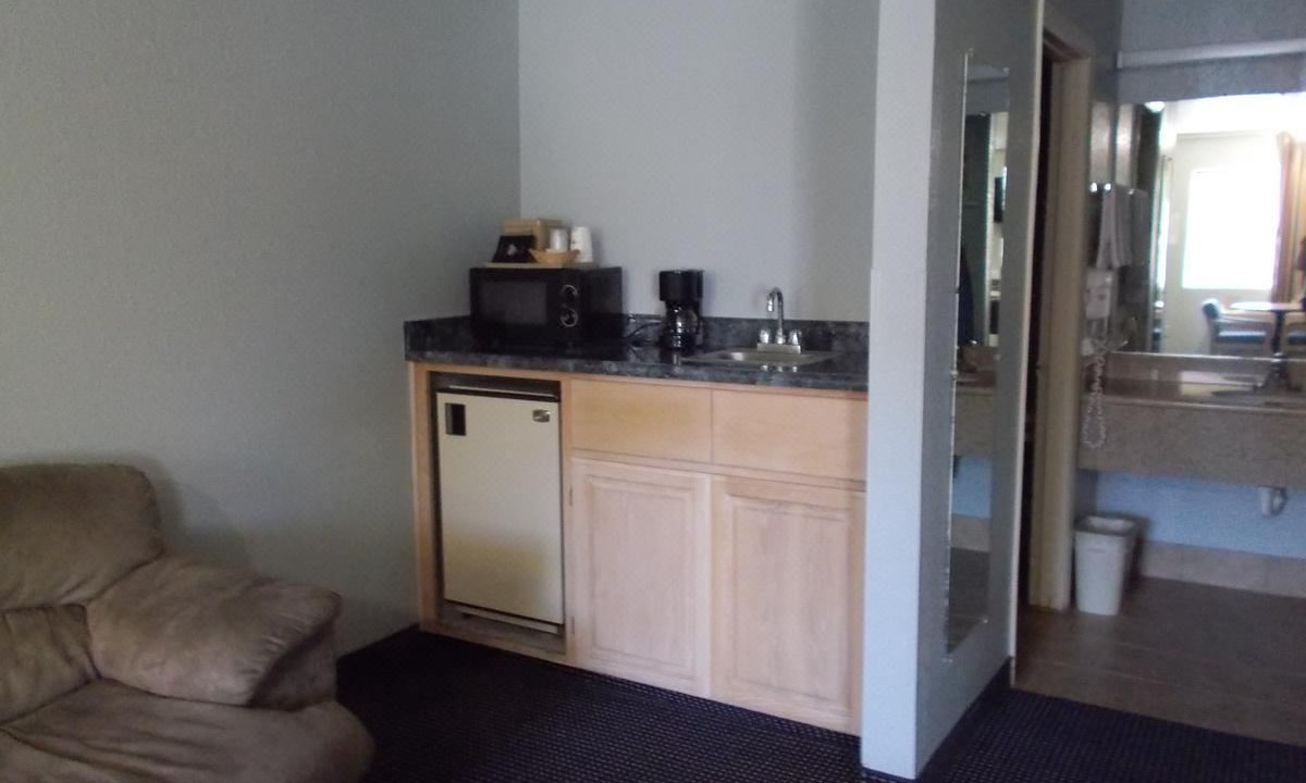 Photo of Livingroom in Holbrook