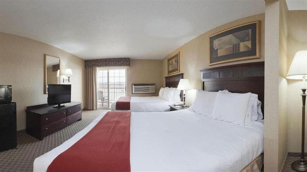 Photo of Bedroom in Le Claire