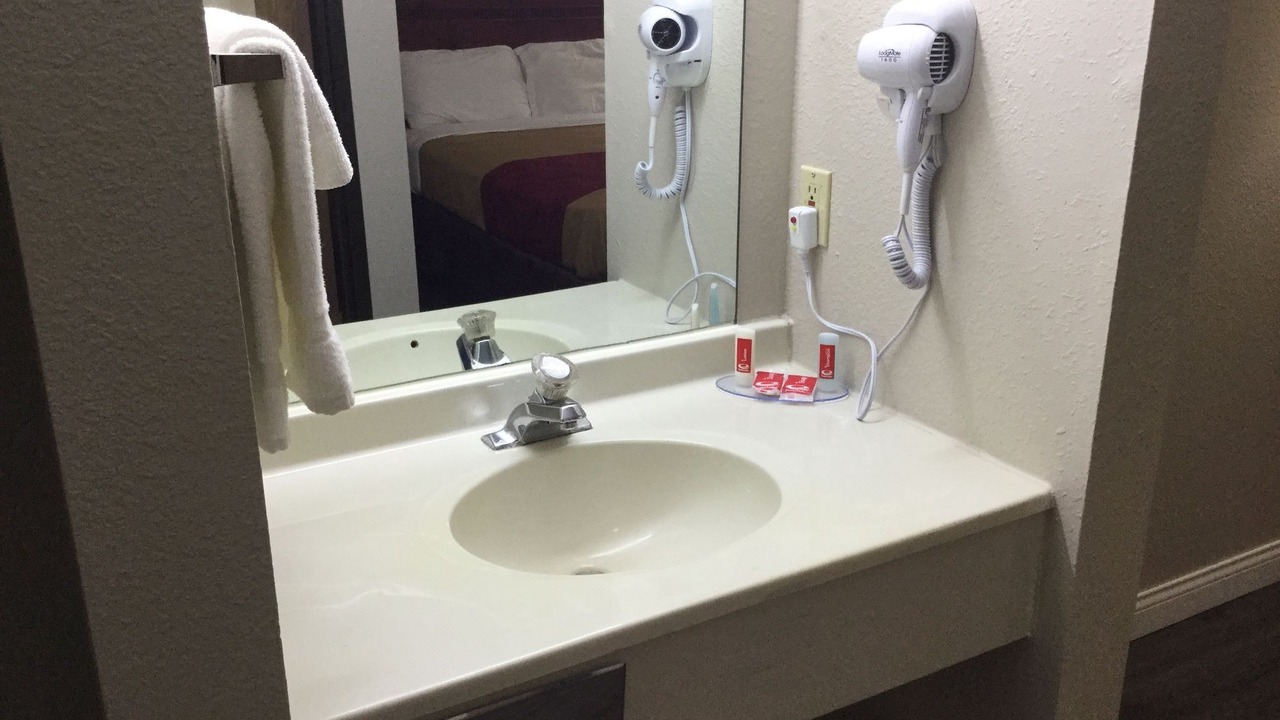 Photo of Bathroom in West Lincoln