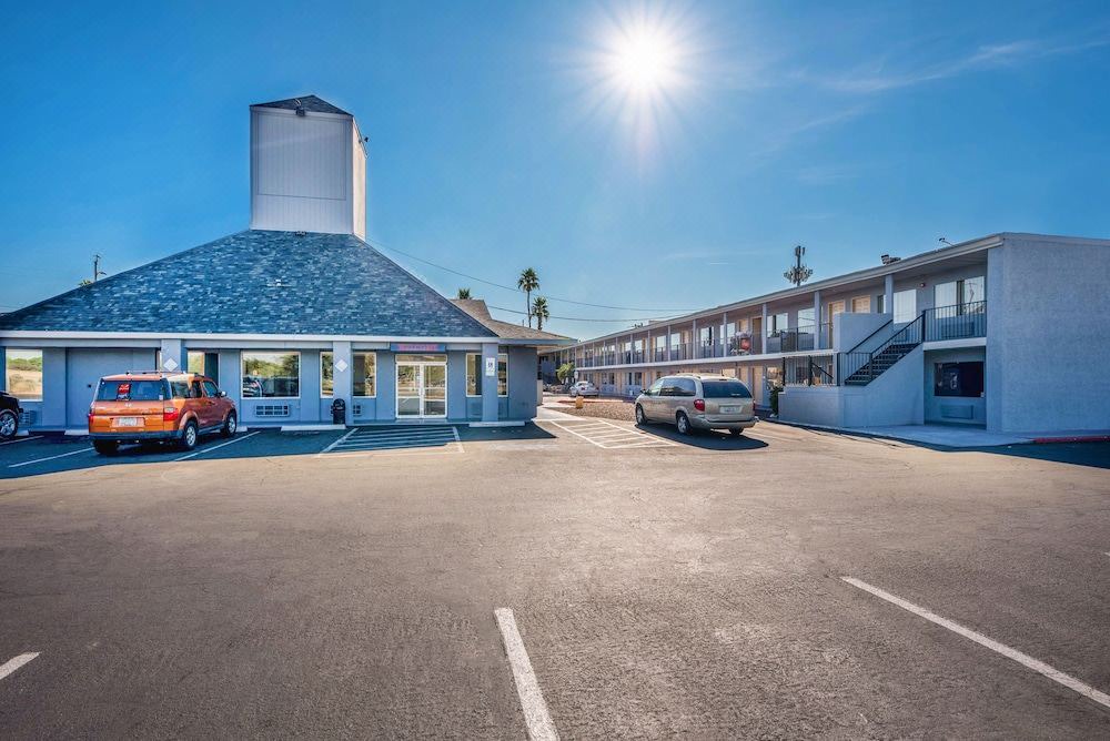 Photo of Buildings in Westown Commercial Center