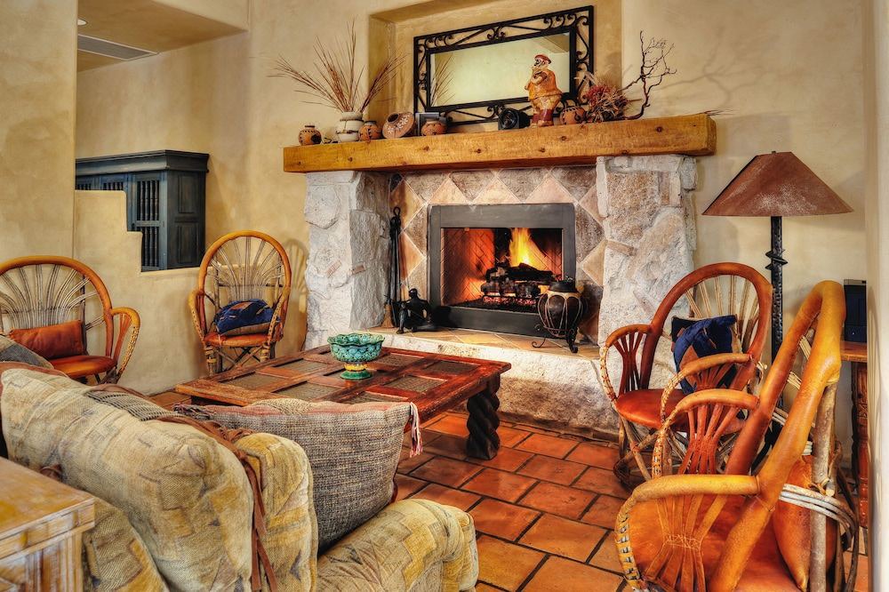 Photo of Livingroom in Cave Creek