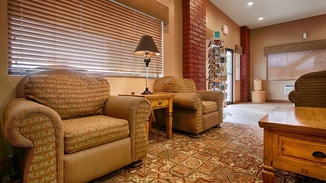 Photo of Livingroom in Chinle