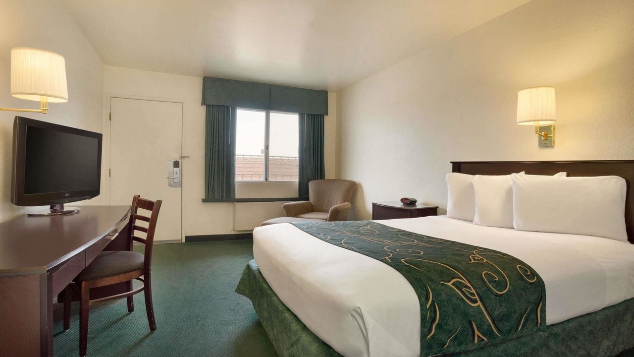 Photo of Bedroom in Winslow
