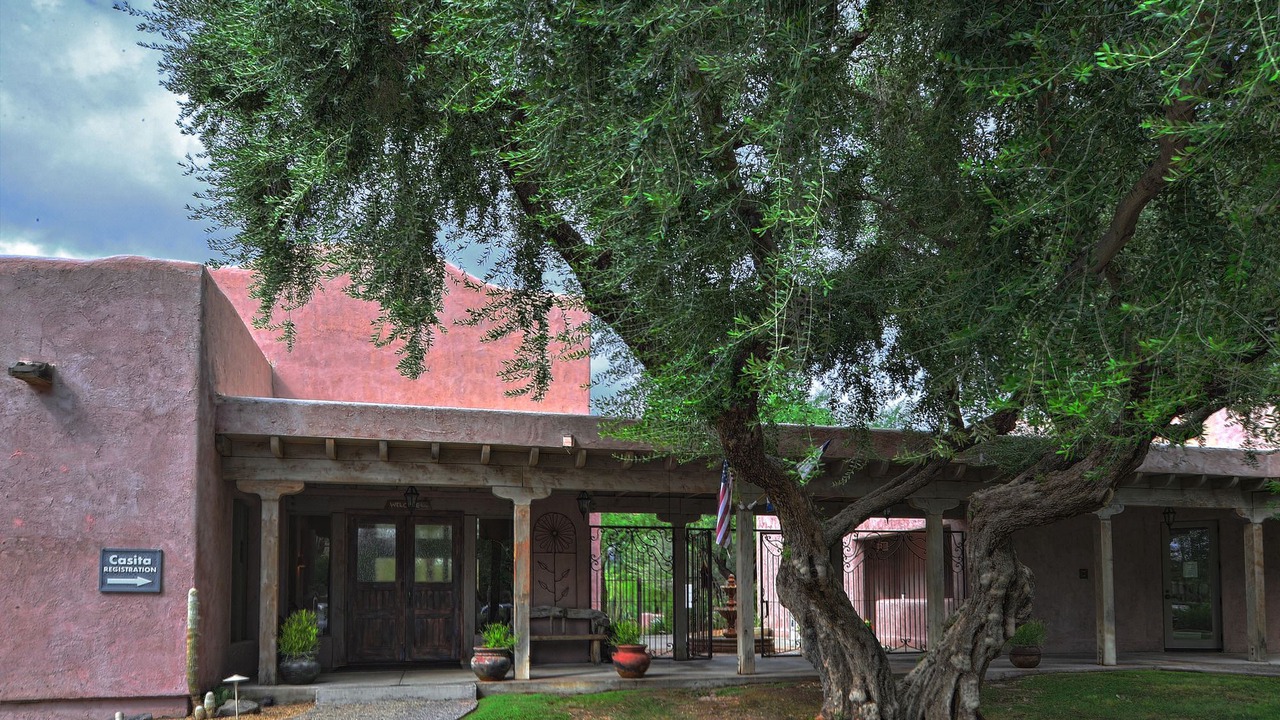 Photo of Buildings in Cave Creek