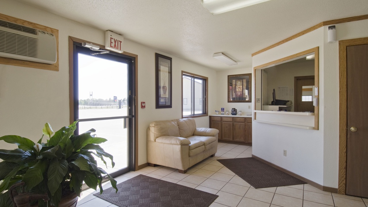 Photo of Livingroom in Northeast Entrance Badlands
