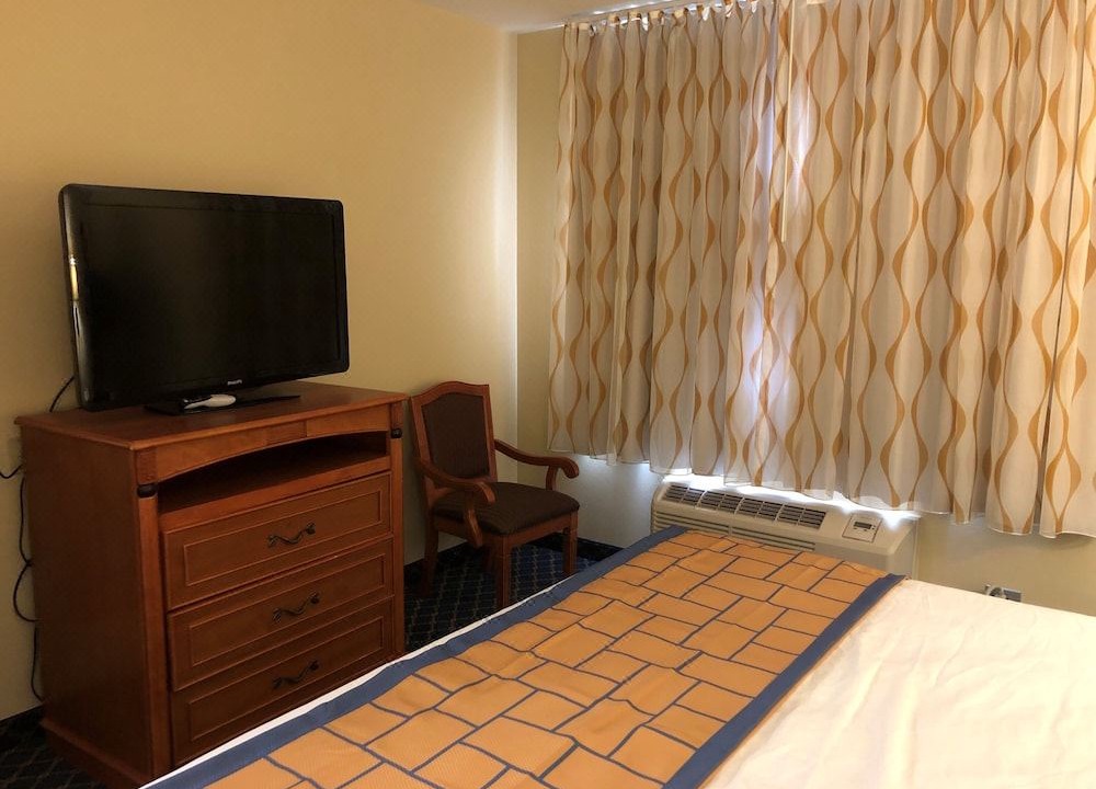 Photo of Bedroom in Perry