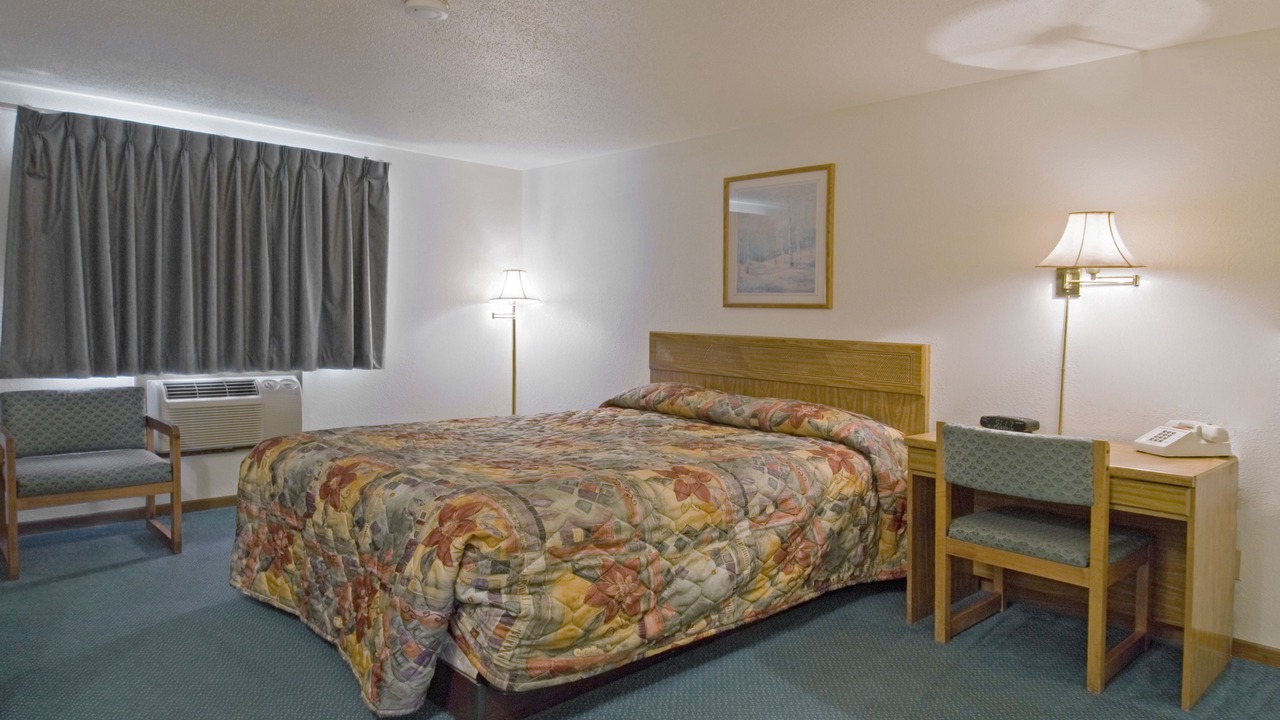 Photo of Bedroom in Northeast Entrance Badlands