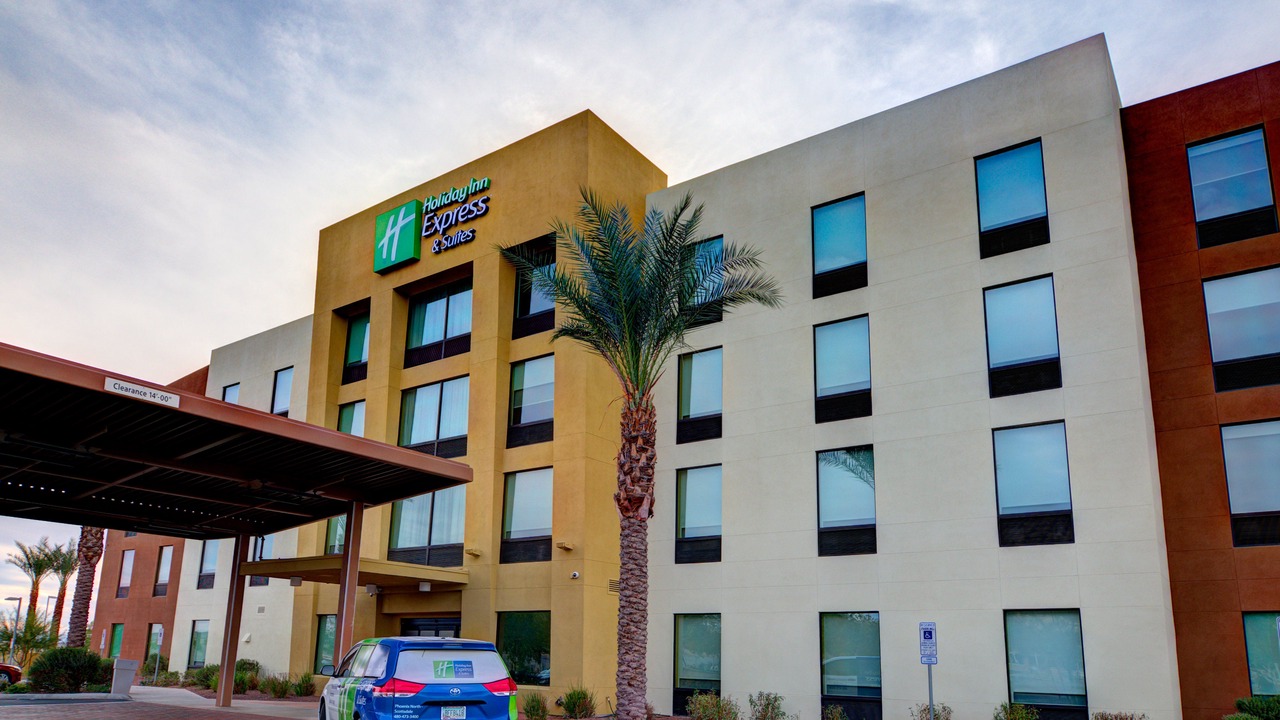Photo of Buildings in Desert Ridge West