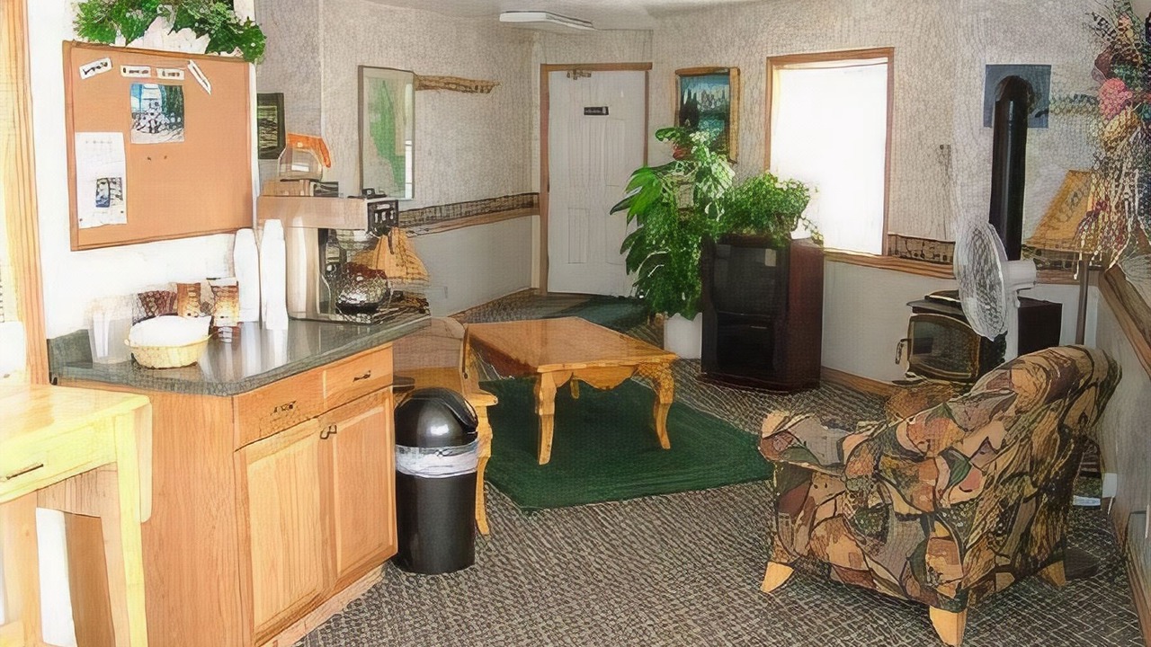Photo of Livingroom in Island Park