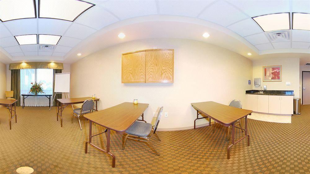 Photo of Livingroom in Fortuna Foothills