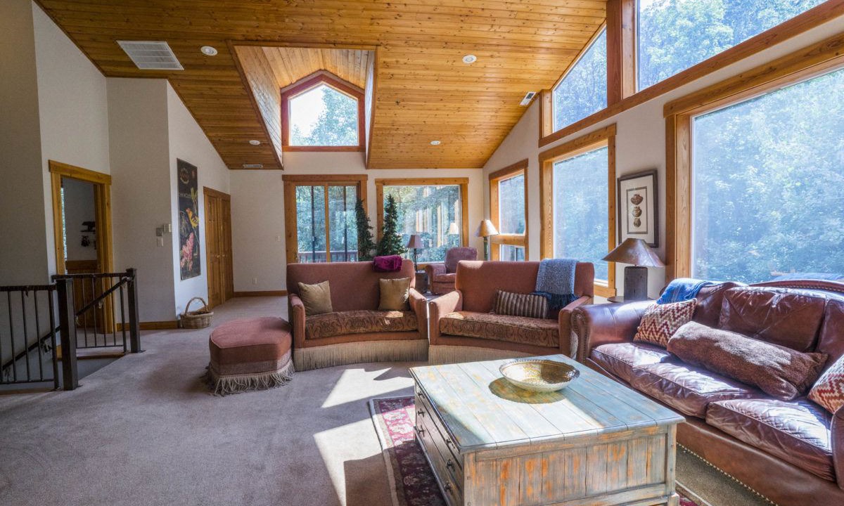 Photo of Livingroom in Sundance