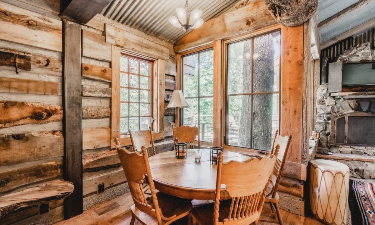 Photo of Livingroom in Sundance