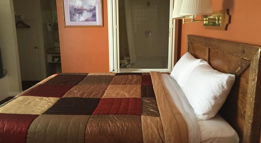 Photo of Bedroom in Torrey