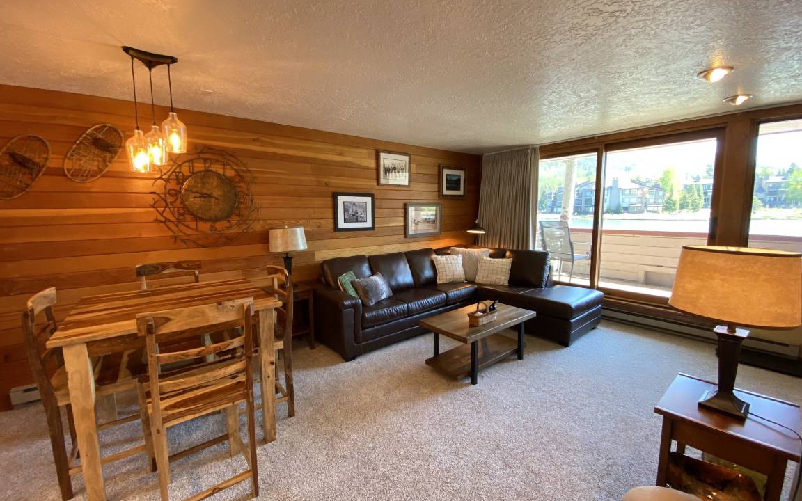 Photo of Livingroom in Lakeside Village