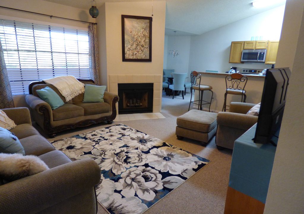 Photo of Livingroom in Alta Mesa Community Association