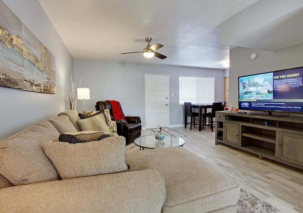 Photo of Livingroom in Winfield Place