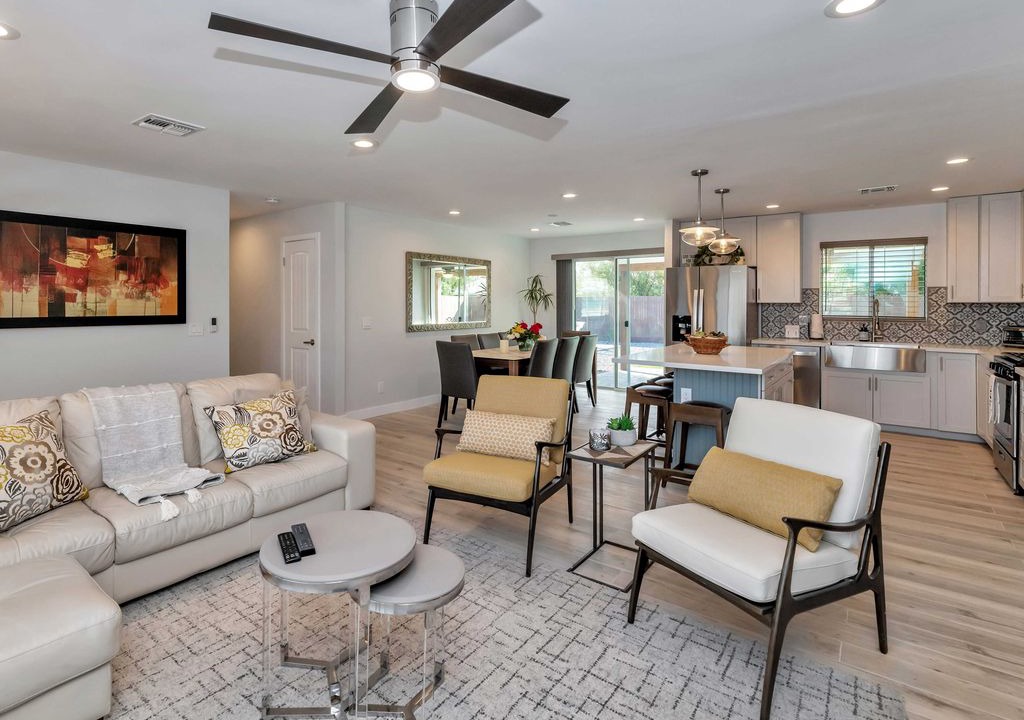 Photo of Livingroom in Peaceful Valley