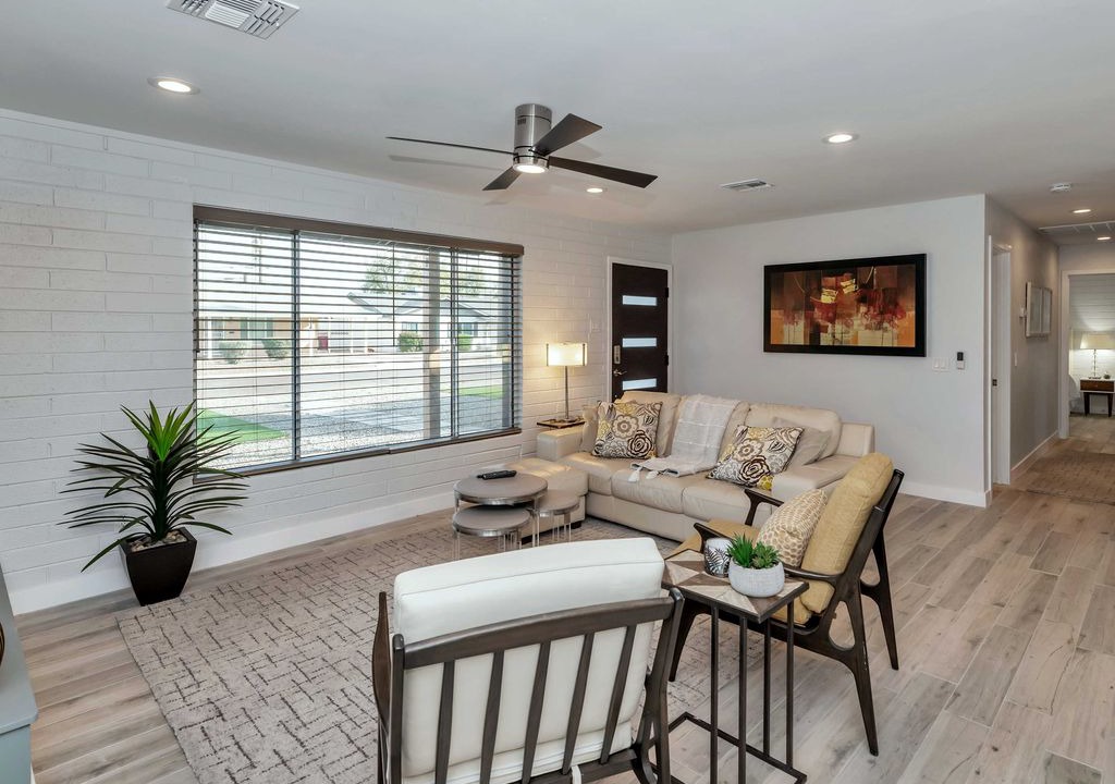 Photo of Livingroom in Peaceful Valley