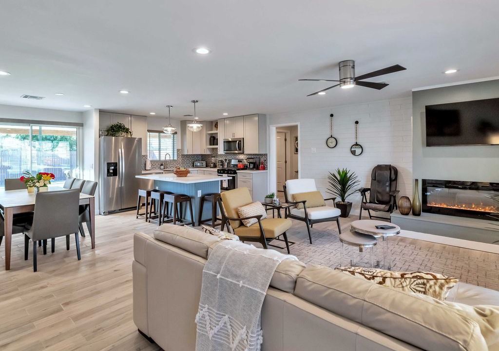 Photo of Livingroom in Peaceful Valley