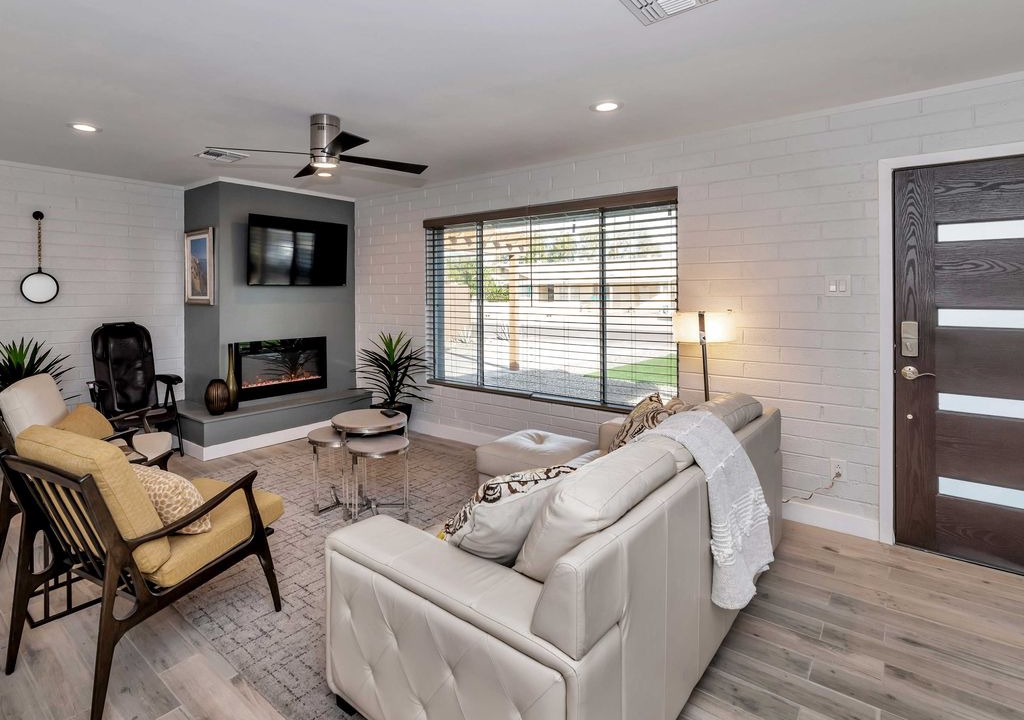 Photo of Livingroom in Peaceful Valley