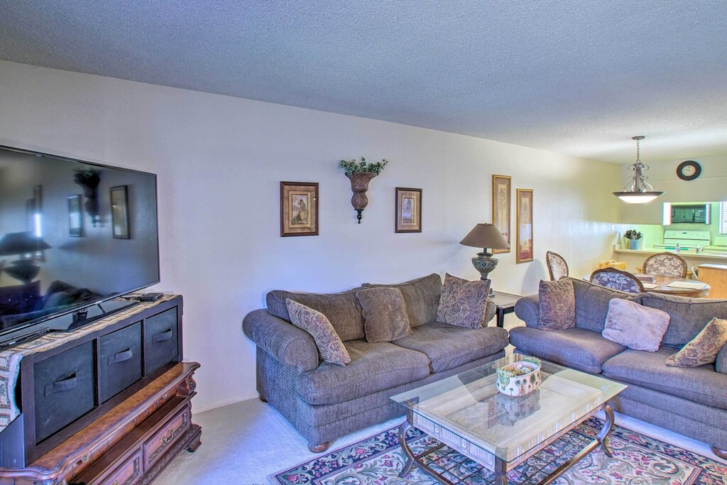 Photo of Livingroom in Winfield Place