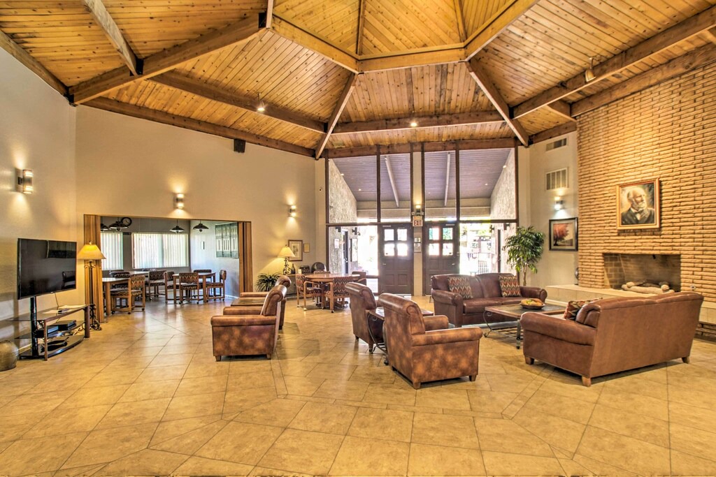 Photo of Livingroom in Winfield Place