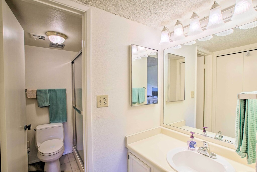 Photo of Bathroom in Winfield Place