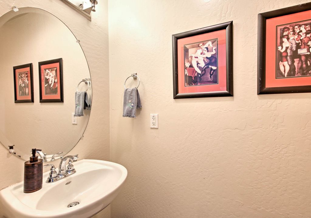 Photo of Bathroom in Sunset