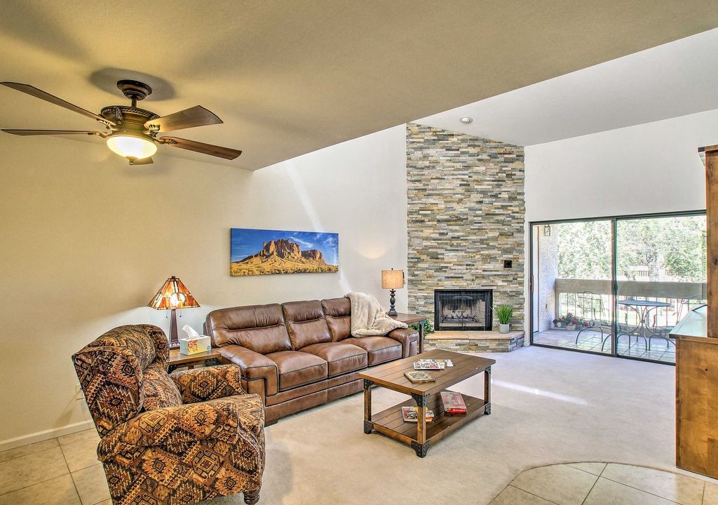 Photo of Livingroom in McCormick Ranch