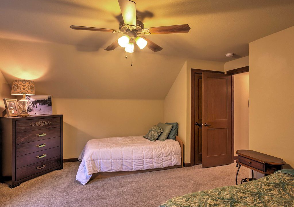 Photo of Bedroom in Twin Lakes