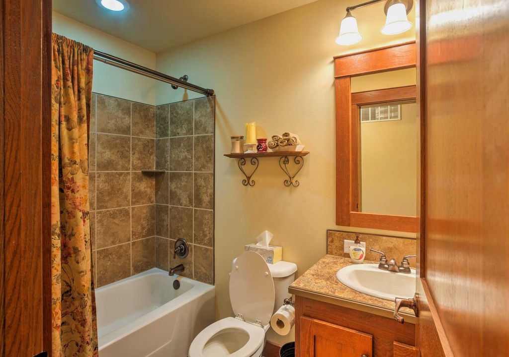 Photo of Bathroom in Twin Lakes