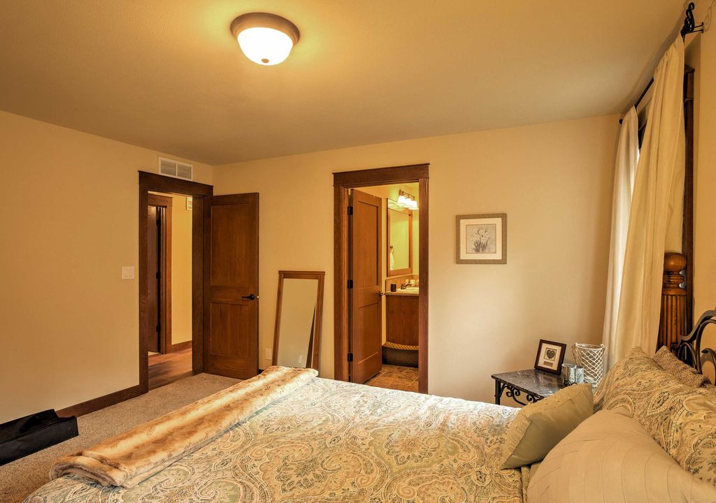 Photo of Bedroom in Twin Lakes