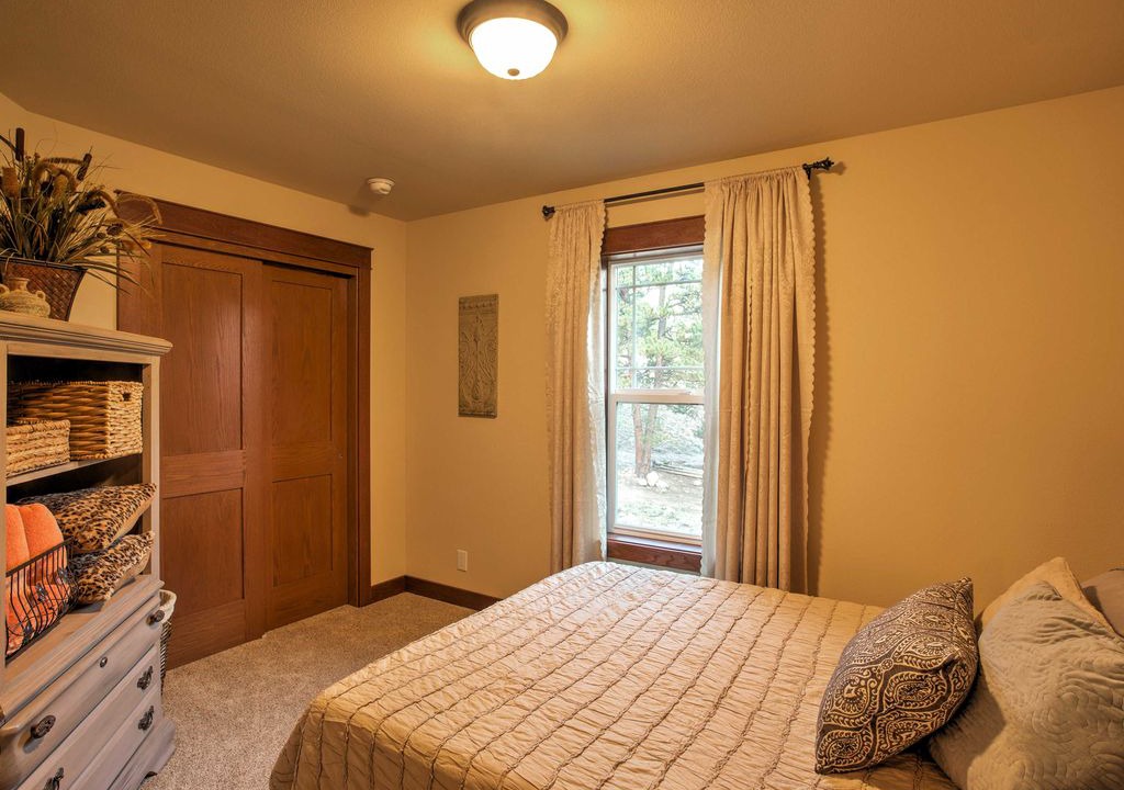 Photo of Bedroom in Twin Lakes