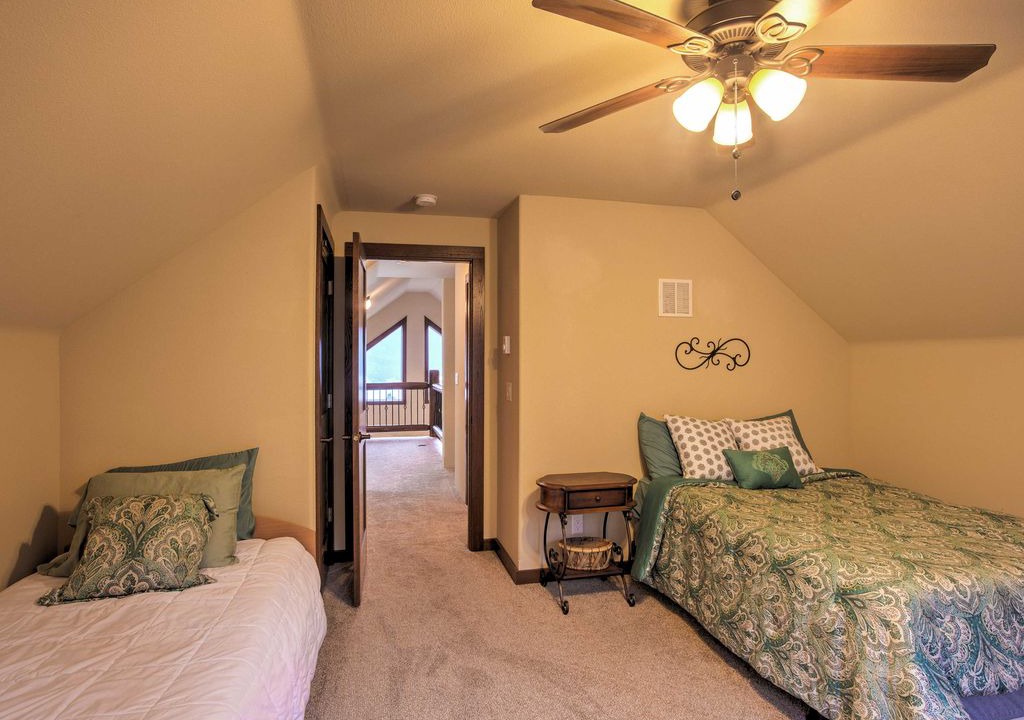 Photo of Bedroom in Twin Lakes