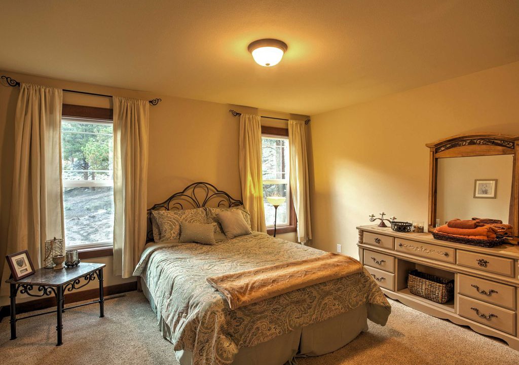 Photo of Bedroom in Twin Lakes