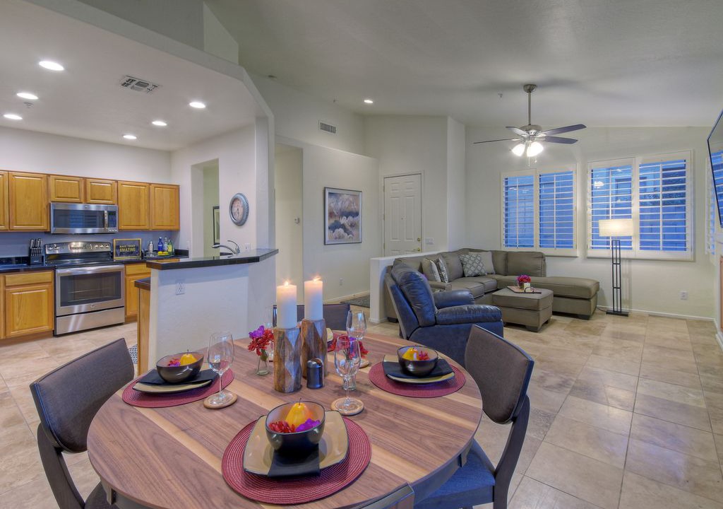 Photo of Livingroom in Alta Mesa