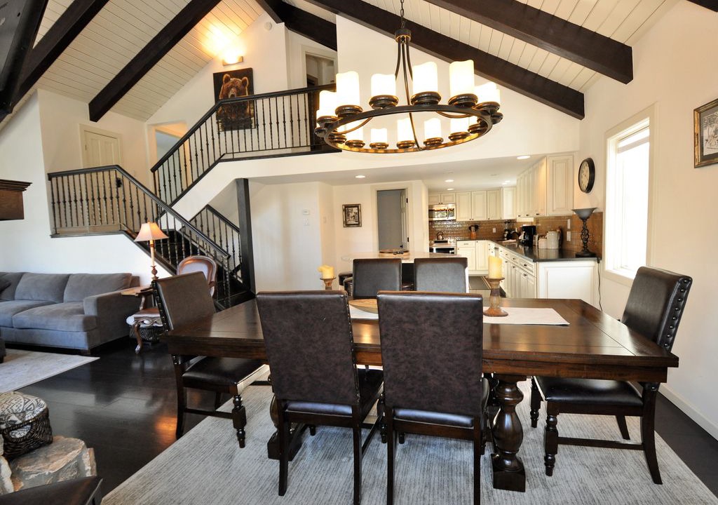 Photo of Livingroom in Matterhorn Village