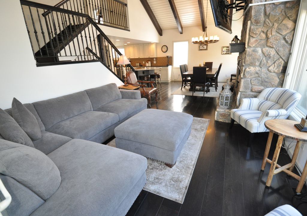 Photo of Livingroom in Matterhorn Village
