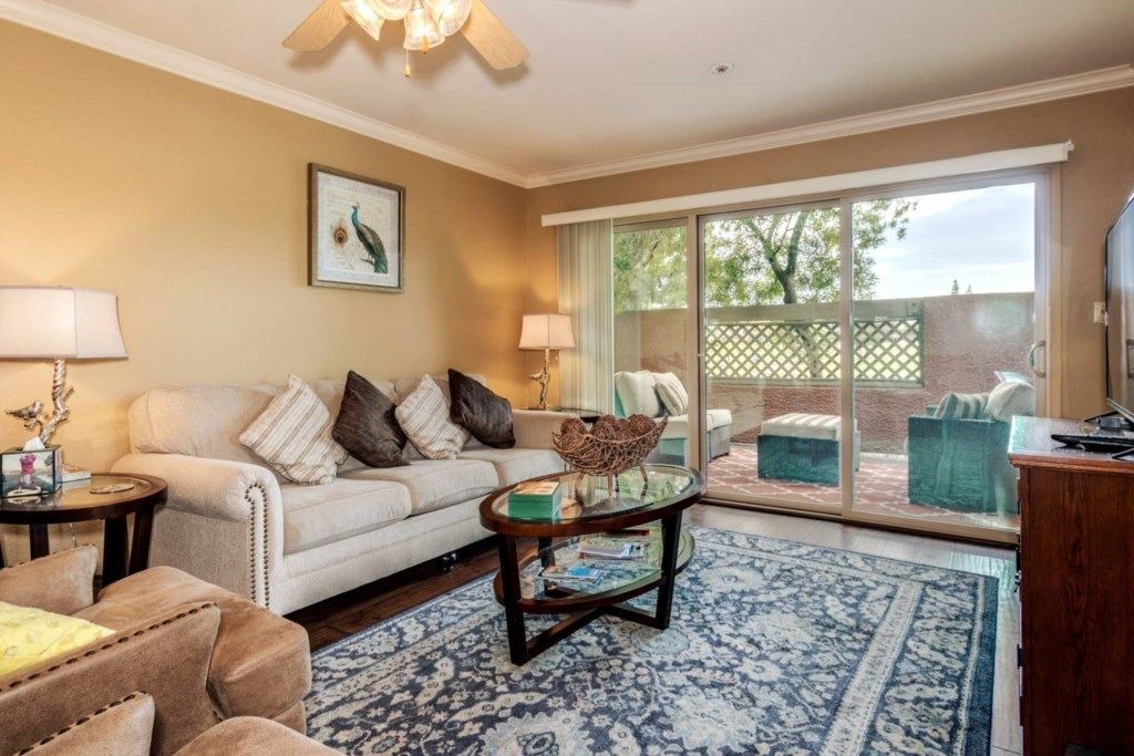 Photo of Livingroom in Peaceful Valley
