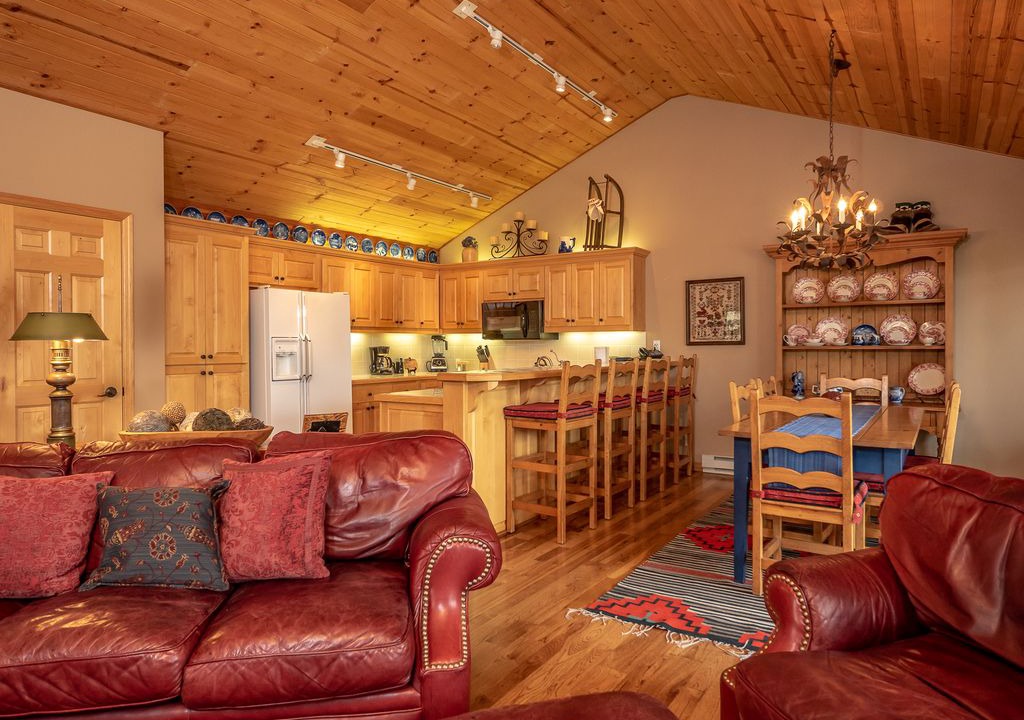 Photo of Livingroom in Teton Pines