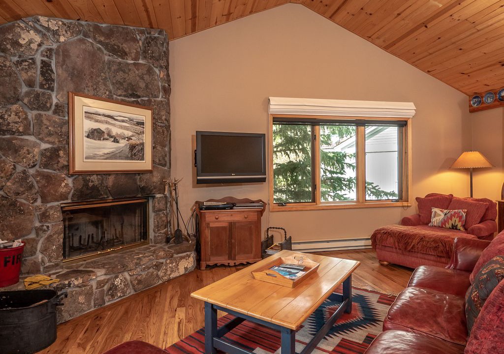 Photo of Livingroom in Teton Pines