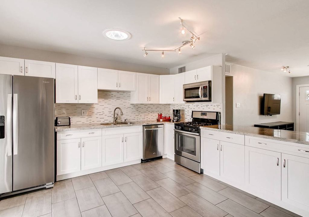 Photo of Kitchen in Scottsdale Estates Six