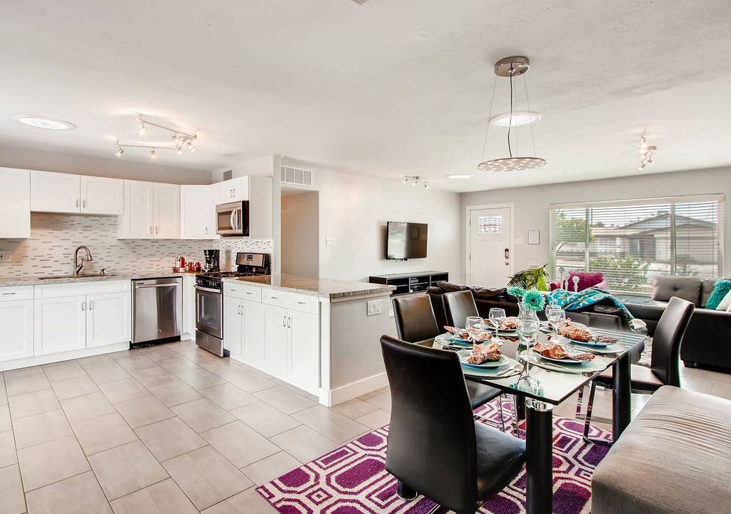 Photo of Livingroom in Scottsdale Estates Six