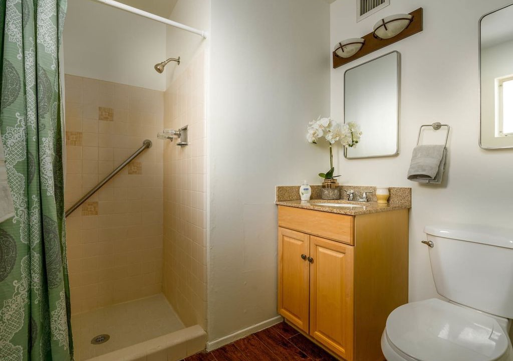 Photo of Bathroom in Hy-view