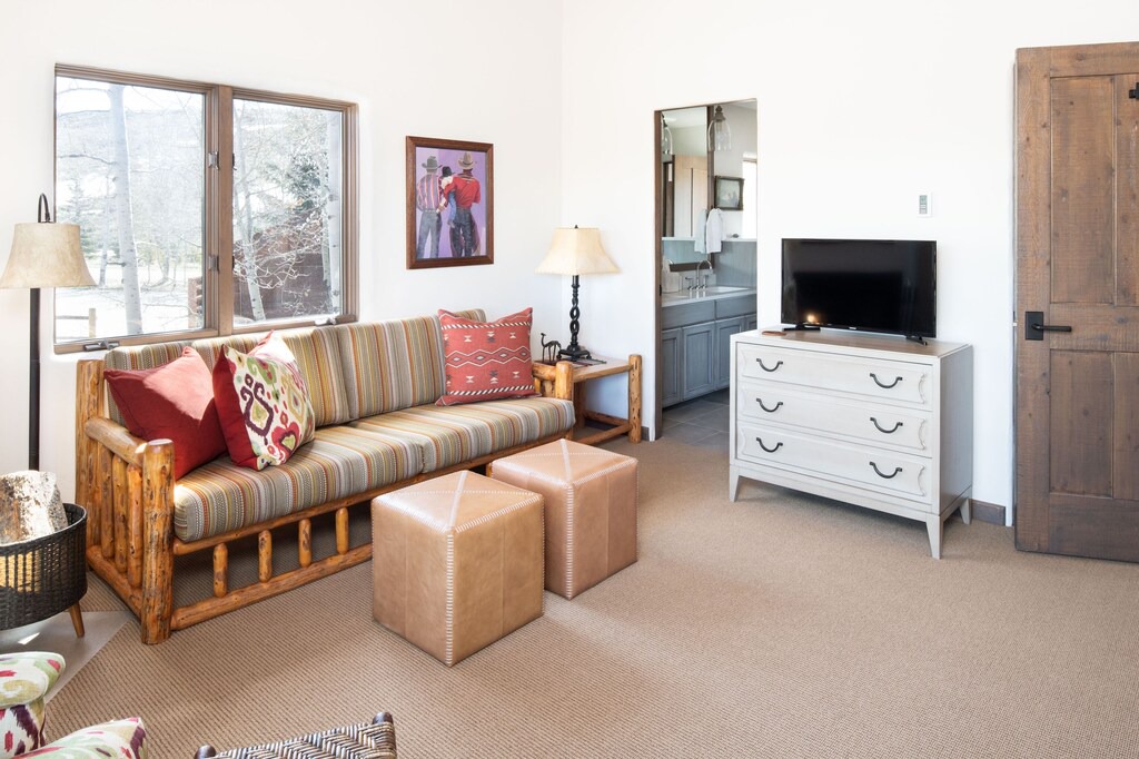Photo of Livingroom in Spring Creek Ranch
