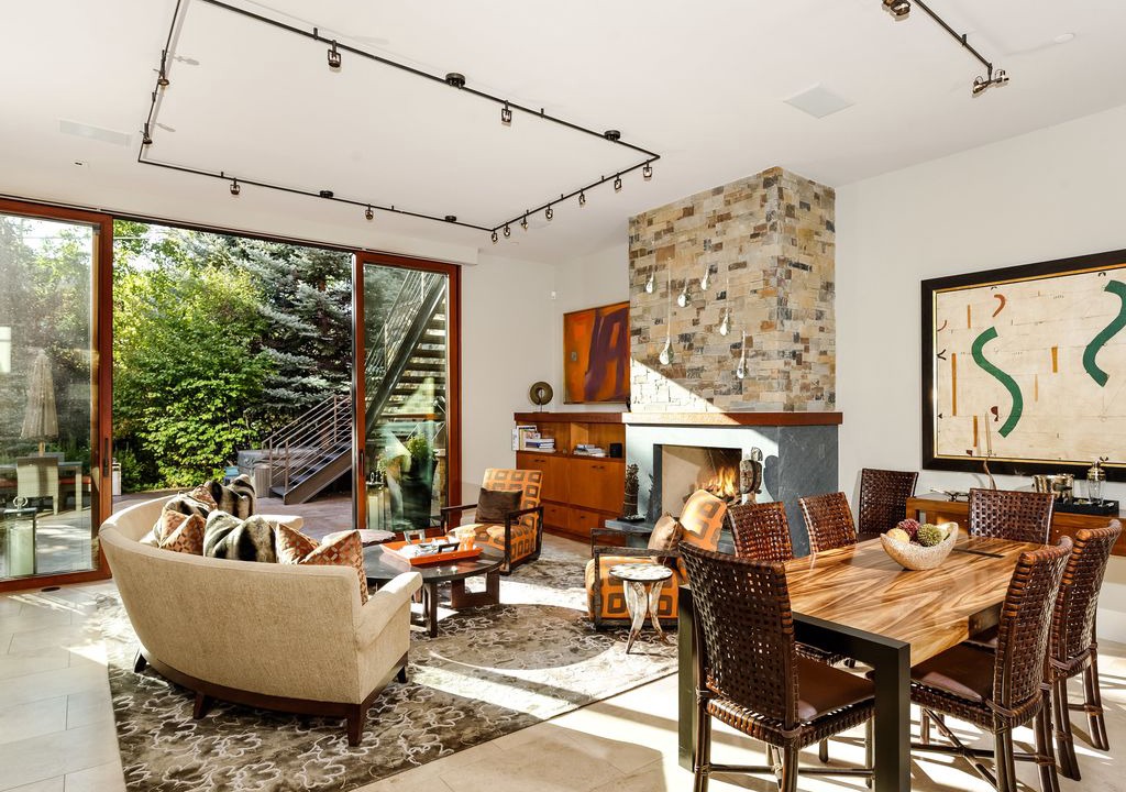 Photo of Livingroom in Mountain Valley